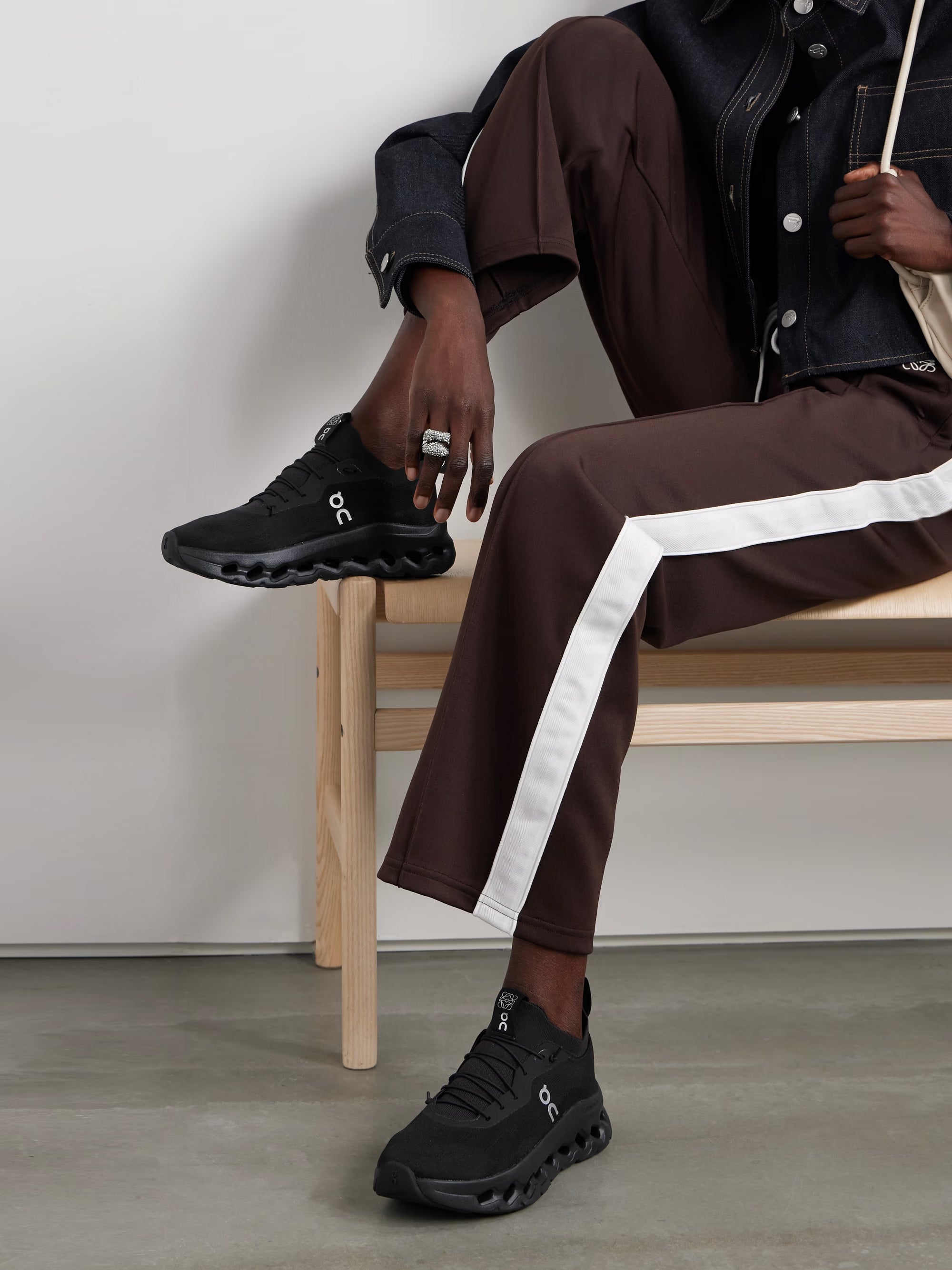 On Running Cloudtilt x Loewe All Black